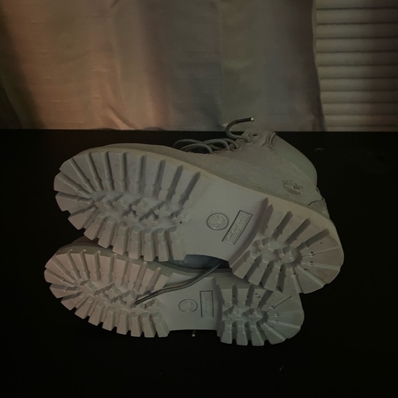 Girls Timberland only wore once - Picture 4 of 6